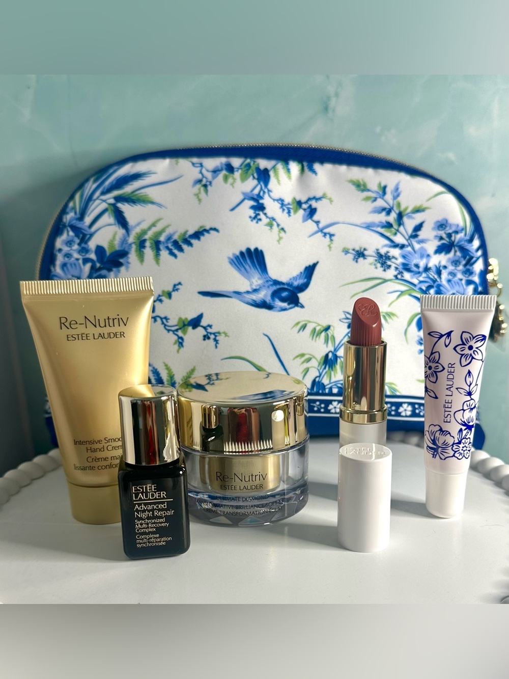Estee Lauder 6pc Gift Set Re-Nutriv Cream, Serum, Hand Cream, Lipstick, Lipgloss